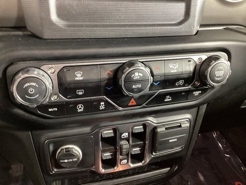 Used 2021 Jeep Wrangler Unlimited Sport image 26