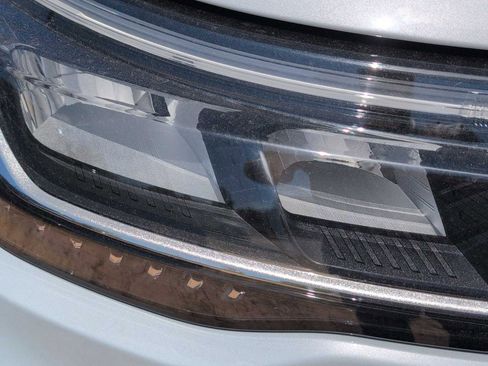 New 2026 Ford Explorer Active RWD image 15
