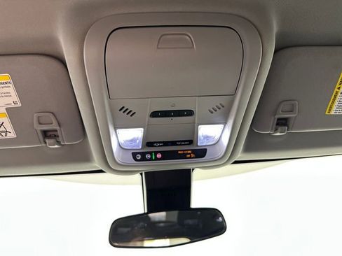 Used 2020 Chevrolet Equinox LT w/ Driver Convenience Package FWD image 24