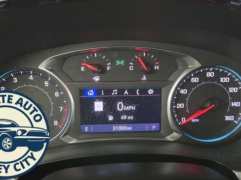 Used 2021 Chevrolet Traverse Premier image 12