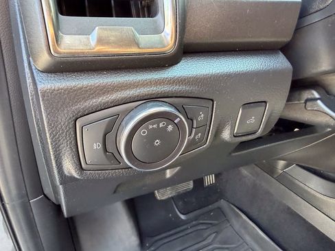 Certified 2021 Ford Ranger Lariat w/ Tremor Off-Road Package AWD/4WD image 11