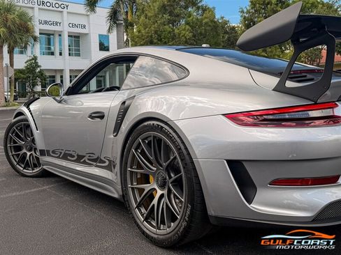 Used 2019 Porsche 911 GT3 RS w/ Weissach Package RWD image 46