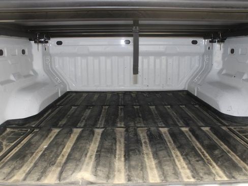 Used 2024 GMC Canyon Elevation image 17