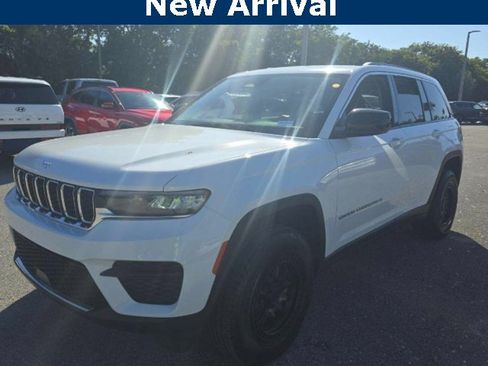 Certified 2023 Jeep Grand Cherokee Laredo image 1