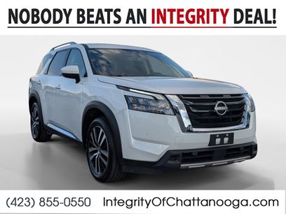 Used 2025 Nissan Pathfinder Platinum