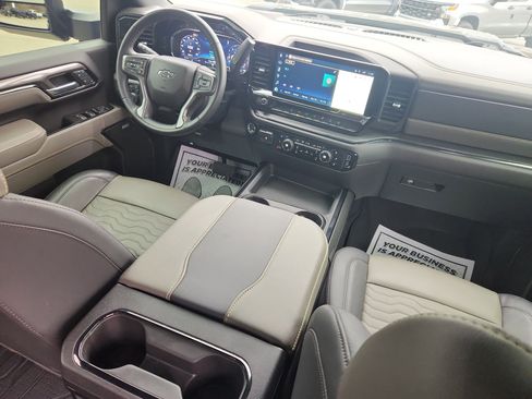 Used 2025 Chevrolet Silverado 2500 ZR2 image 43