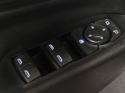 Used 2019 Chevrolet Equinox LT FWD image 27