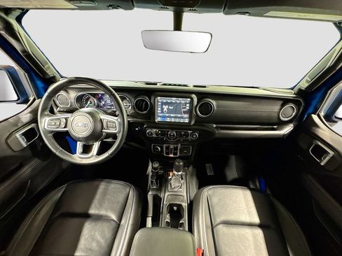 Used 2022 Jeep Wrangler Unlimited Sahara AWD/4WD image 16