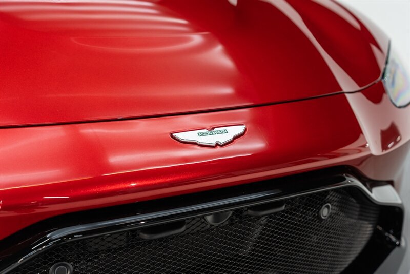 Used 2020 Aston Martin V8 Vantage Coupe RWD image 21