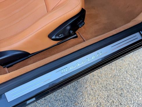 Used 2010 Maserati GranTurismo Convertible RWD image 89