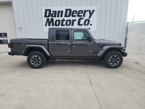 New 2026 Jeep Gladiator Sport AWD/4WD image 11