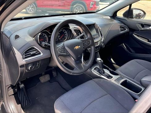 Used 2019 Chevrolet Cruze LS w/ LS Convenience Package FWD image 14