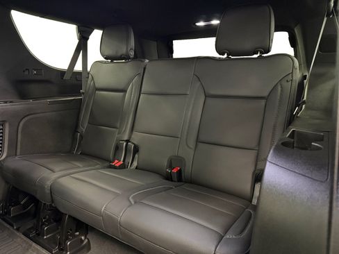 Used 2024 GMC Yukon XL Denali AWD/4WD image 11