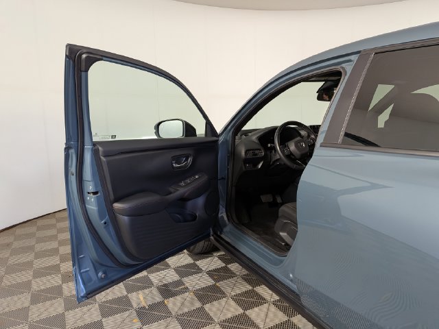 Used 2025 Honda HR-V Sport image 12