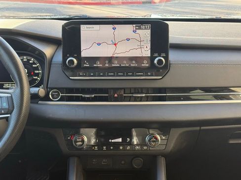 Used 2023 Mitsubishi Outlander SE image 13