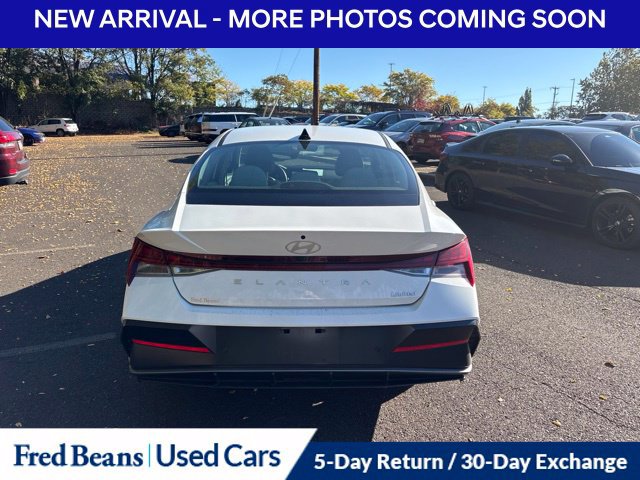 Certified 2024 Hyundai Elantra Limited FWD image 7