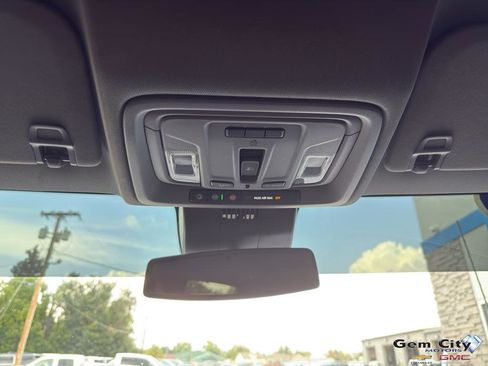 Used 2024 Chevrolet Silverado 2500 LTZ w/ LTZ Convenience Package image 19