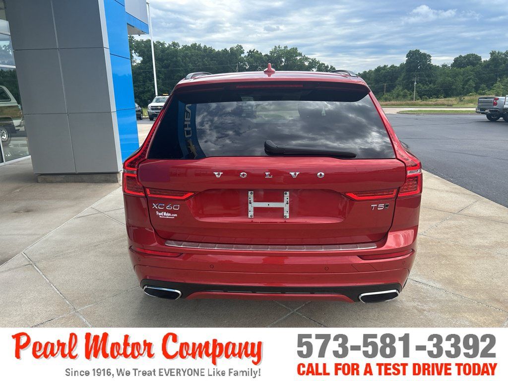 Used 2021 Volvo XC60 T5 R-Design AWD/4WD image 5