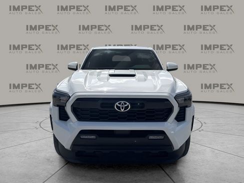Used 2025 Toyota Tacoma TRD Sport image 8