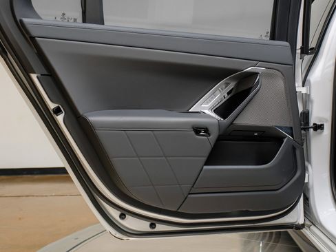 Used 2024 BMW 740i w/ Premium Package 2 image 57