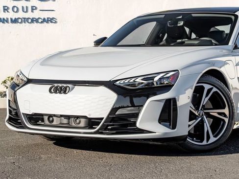 Used 2023 Audi e-tron GT Prestige w/ Prestige Package image 2
