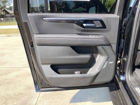 New 2025 Chevrolet Suburban RST w/ Advanced Technology Package image 18