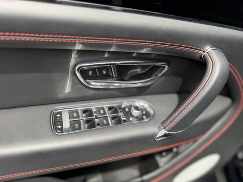 Used 2020 Bentley Bentayga AWD/4WD image 54