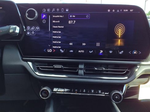 New 2024 Chevrolet Equinox EV RS image 9