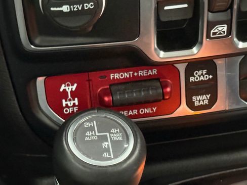 Used 2024 Jeep Wrangler Unlimited Rubicon image 25