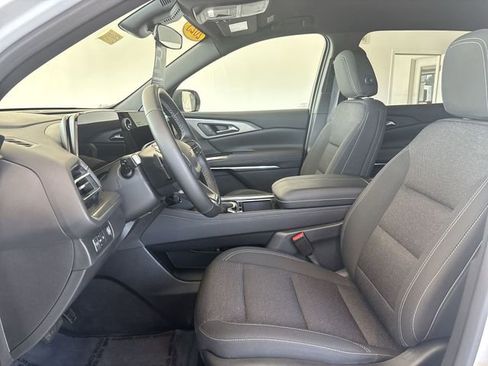 Certified 2025 Chevrolet Traverse LT image 22