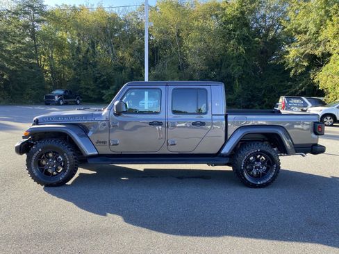 New 2025 Jeep Gladiator Sport image 5