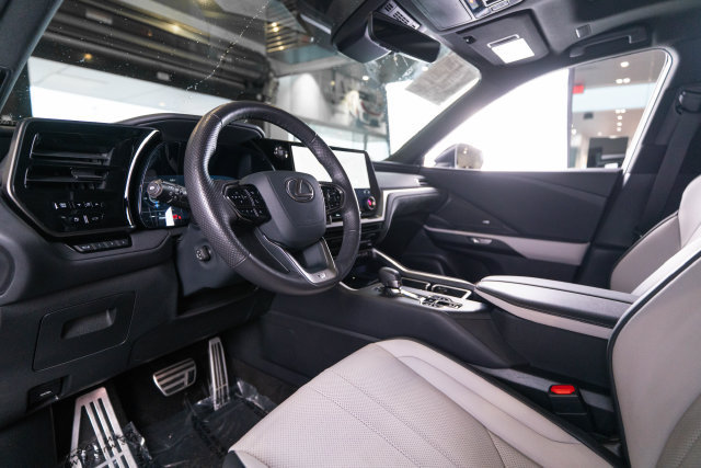 Used 2025 Lexus TX 350 AWD w/ Technology Package image 4