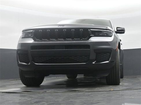 New 2025 Jeep Grand Cherokee L Altitude image 49