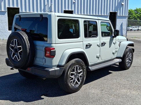 Used 2024 Jeep Wrangler Unlimited Sahara AWD/4WD image 6