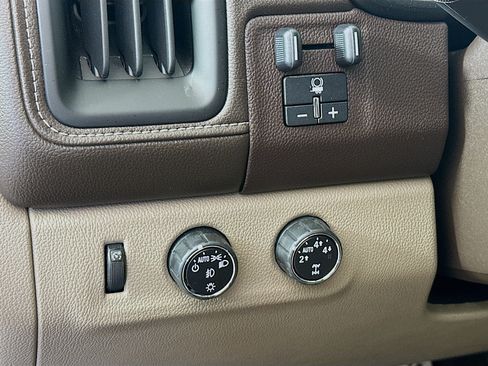 Used 2016 GMC Canyon SLT w/ Driver Alert Package AWD/4WD image 17