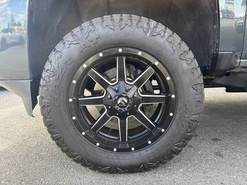 Used 2018 Chevrolet Silverado 2500 High Country image 2