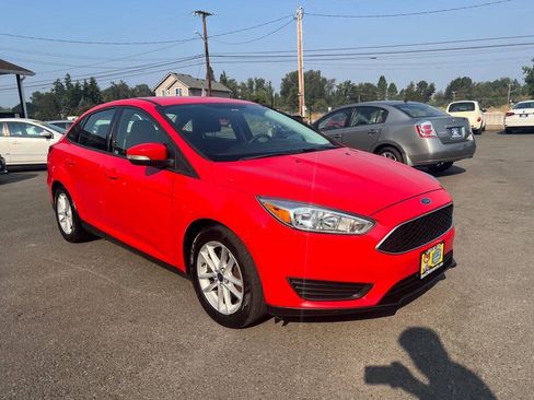 Used 2015 Ford Focus SE FWD image 24