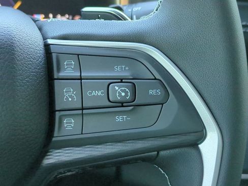 New 2025 Jeep Grand Cherokee Laredo AWD/4WD image 25