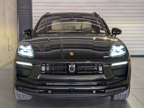 Certified 2026 Porsche Macan AWD/4WD image 48