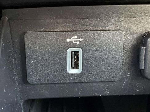 Used 2019 Ford Explorer XLT w/ Equipment Group 202A FWD image 30