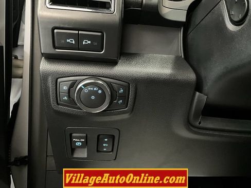 Used 2019 Ford F150 Lariat w/ Equipment Group 502A Luxury AWD/4WD image 25