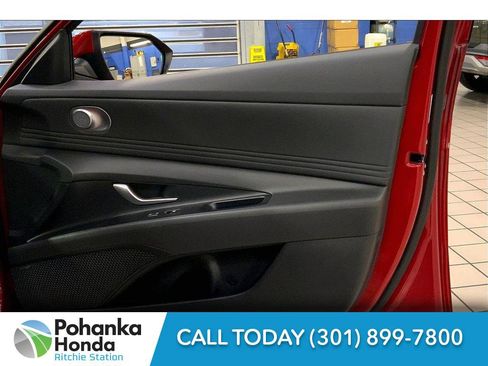 Used 2024 Hyundai Elantra Limited image 26