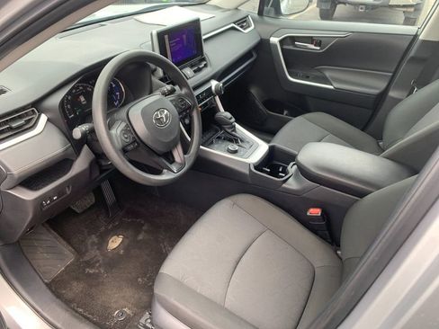 Used 2025 Toyota RAV4 XLE AWD/4WD image 11