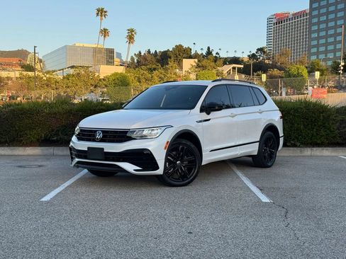 Used 2022 Volkswagen Tiguan SE R-Line FWD image 2