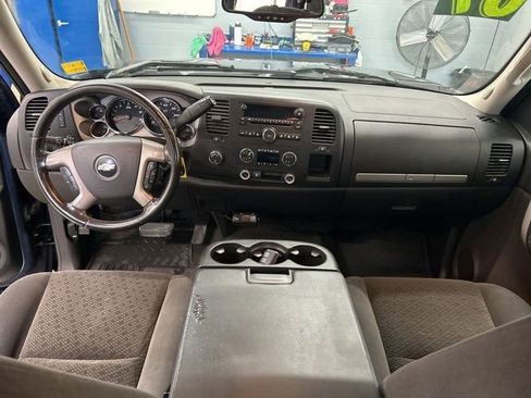 Used 2007 Chevrolet Silverado 1500 LT w/ 1LT Convenience Package AWD/4WD image 10