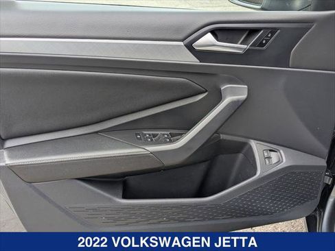 Certified 2022 Volkswagen Jetta SE w/ Panoramic Sunroof Package FWD image 10