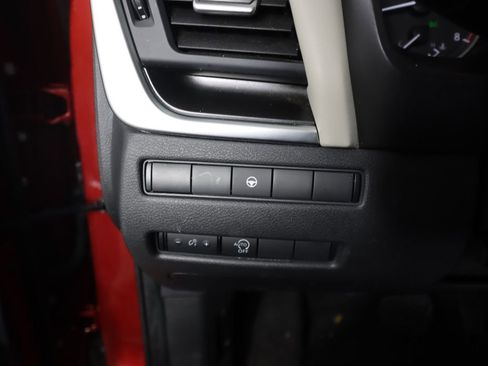 Used 2023 Nissan Rogue SV AWD/4WD image 18