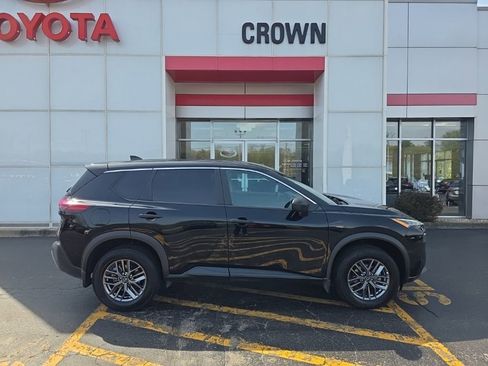 Used 2023 Nissan Rogue S AWD/4WD image 2