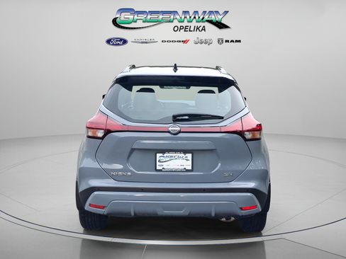 Used 2023 Nissan Kicks SR w/ SR Premium Package FWD image 4