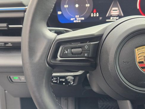 Used 2025 Porsche Macan Electric image 27